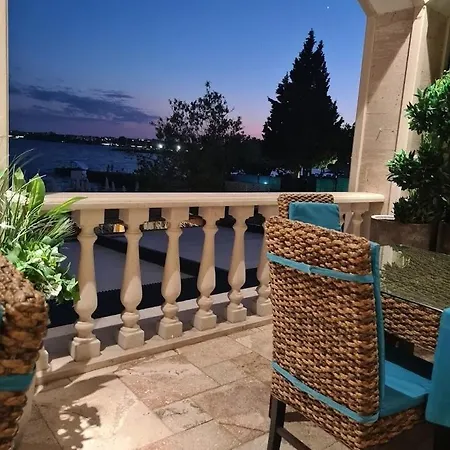 5 Stars In Rich Complex Apartment *